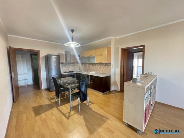 shitet-apartament-212-ne-qender-te-durresit-big-3