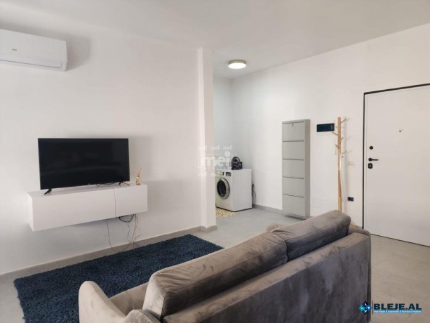 jepet-me-qira-apartament-11-tek-vollga-big-0