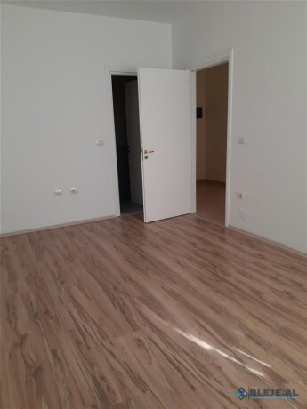 shitet-okazion-apartament-21-ne-zonen-e-freskut-tirane-big-0
