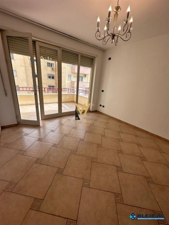 shitet-apartament-21ballkon-te-rre-elbasanit-big-2