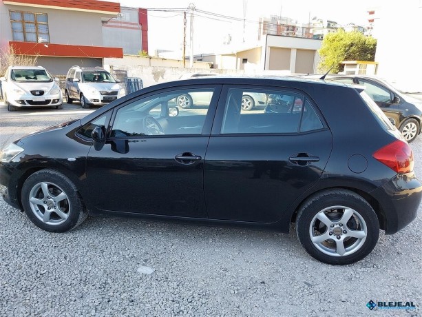 toyota-auris-14-naft-viti-2009-big-0