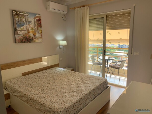 jepet-me-qera-21-afer-ish-stacionit-trenit-tirane-big-3