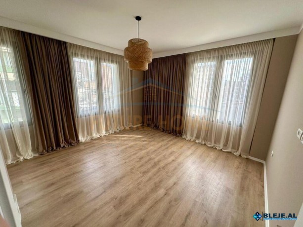 shitet-apartament-212depo-21-dhjetori-tirane-big-0