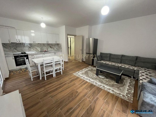 jepet-me-qera-super-apartament-212-tek-ish-rajoni-ne-durre-big-5