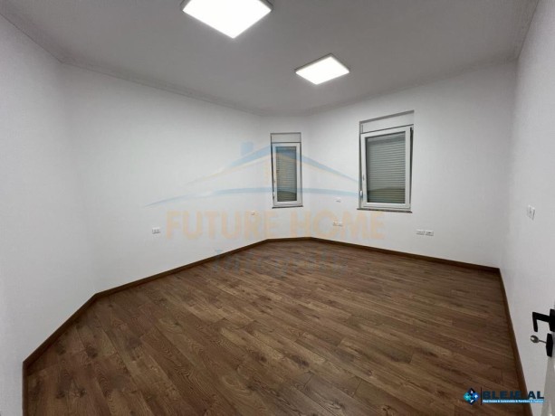 qera-apartament-per-zyra-3122-poste-parkimi-rruga-e-dur-big-3