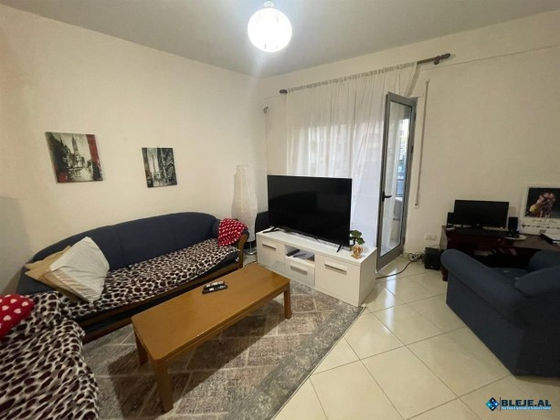 shitet-apartament-11-ne-qender-big-2