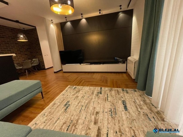 apartament-luksoz-2-poste-parkimi-per-qira-te-quartum-resi-big-0