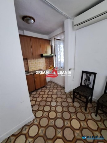 apartament-me-qera-31-ne-bulevardin-bajram-curri-big-1