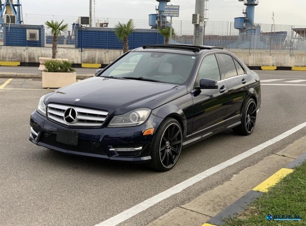 mercedes-benz-c300-4-matic-2012-big-4