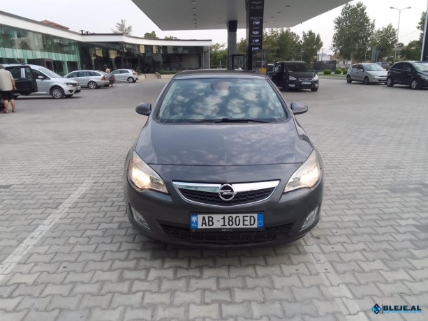 okazion-opel-astra-2012-big-3