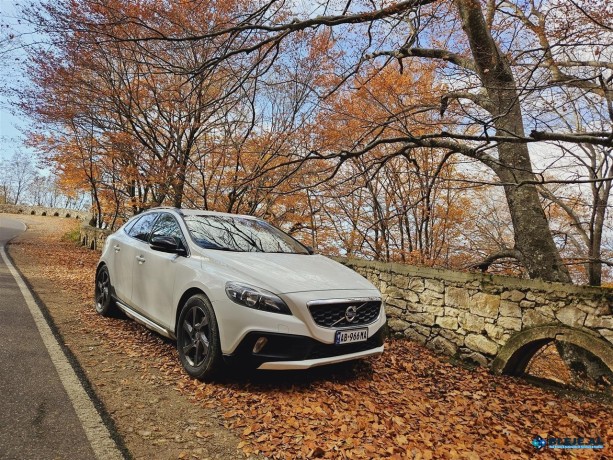 volvo-v40-cross-country-big-4