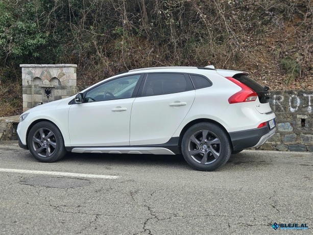 volvo-v40-cross-country-big-1