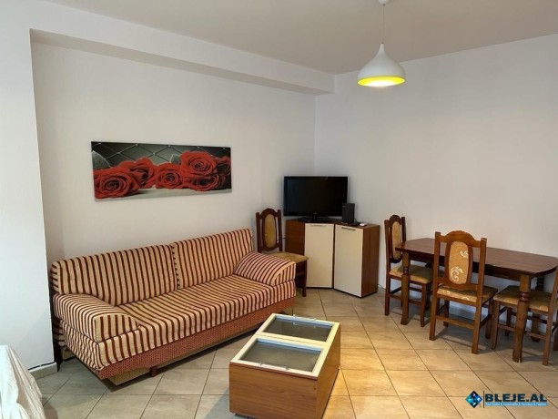 jepet-me-qira-apartament-11-ne-vollga-big-3