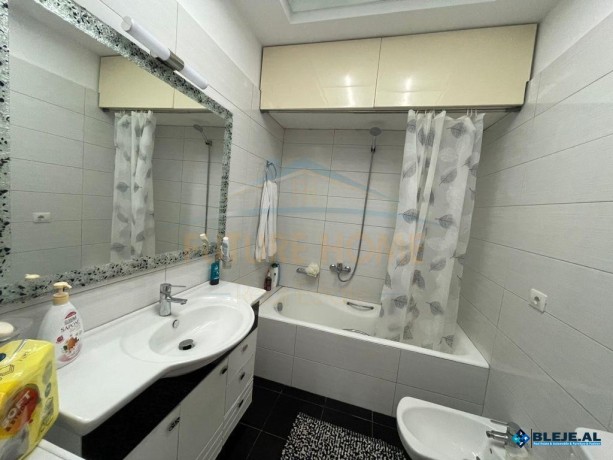 shitet-apartament-21-ne-plazh-hekurudha-durres-big-3