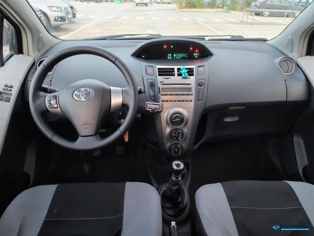 toyota-yaris-13-benzin-big-3